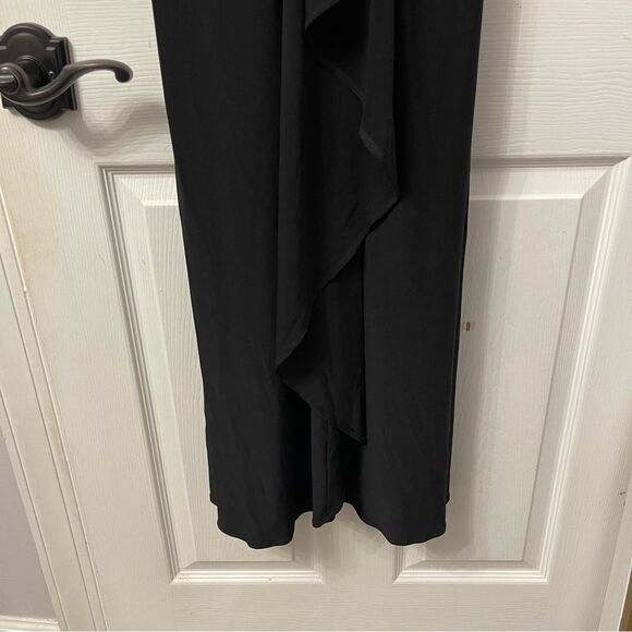 Elegant Black Evening Dress - Picture 5 of 14